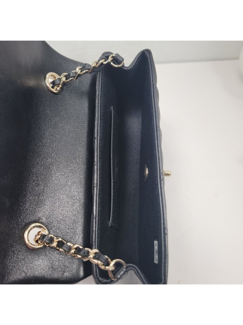 Chanel 25S Classic Flap Bag Black Lambskin With Gold-Tone Chain & Logo France - Picture 7 of 11